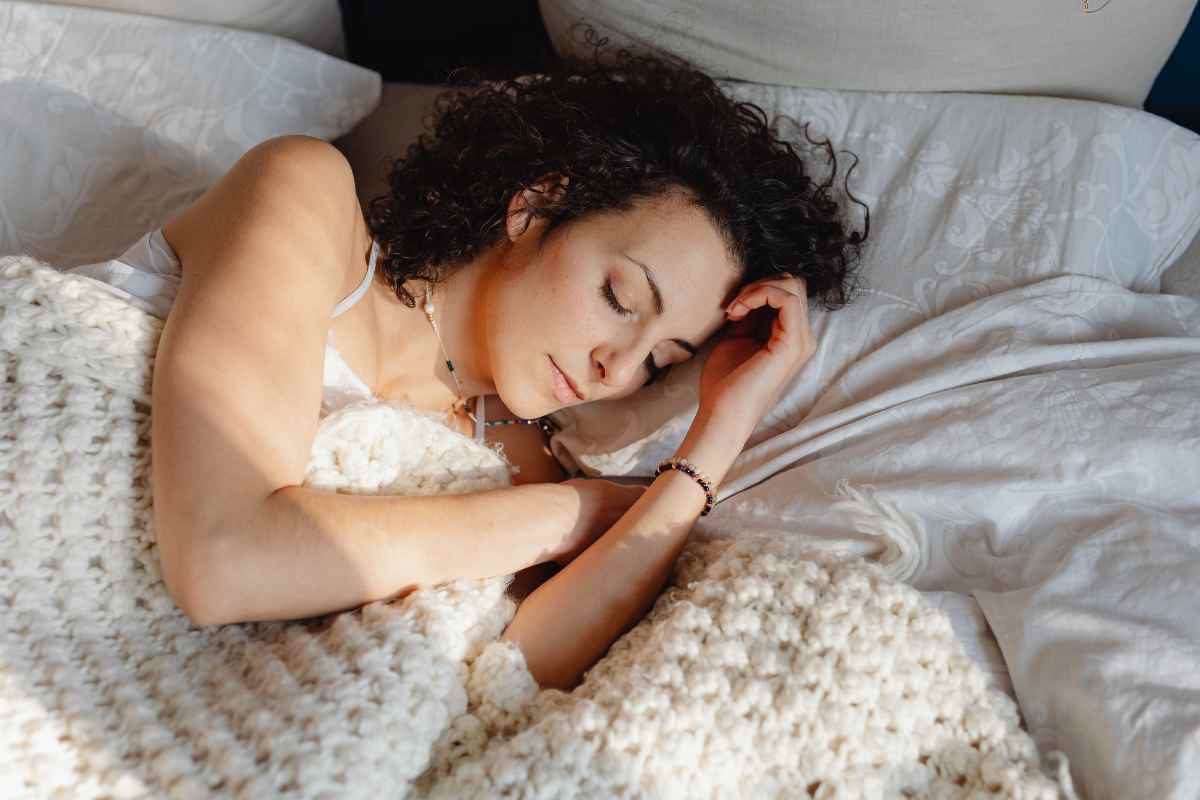 L'errore notturno che ti invecchia di 10 anni