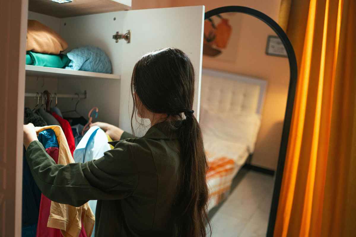 La sfida dei 6 punti: ecco come sistemare il tuo guardaroba