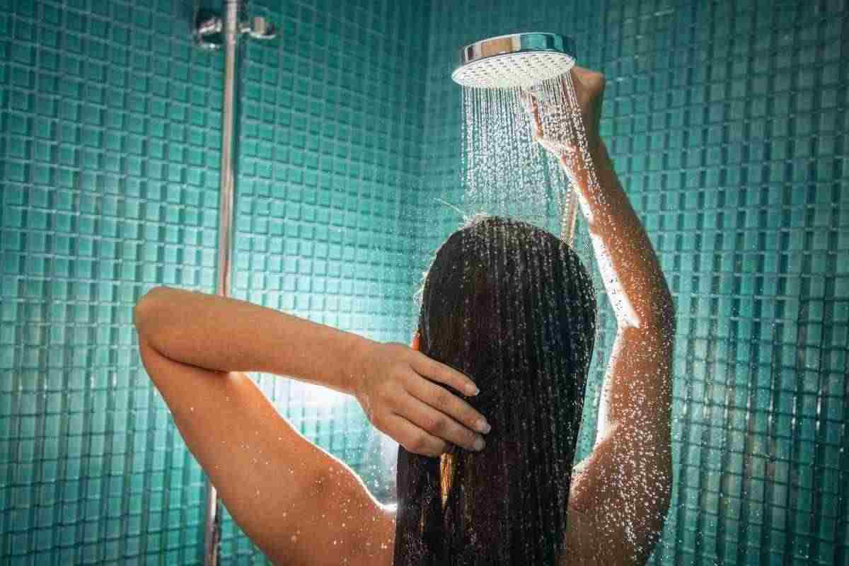 Il vetro della cabina doccia è completamente superato, ecco la soluzione