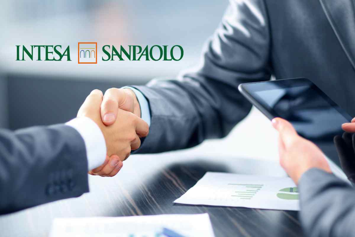 Intesa Sanpaolo, avviso urgente ai clienti, tutti i dettagli