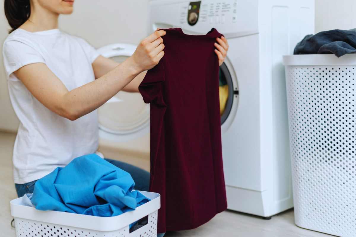 come recuperare una maglietta rovinata in lavatrice