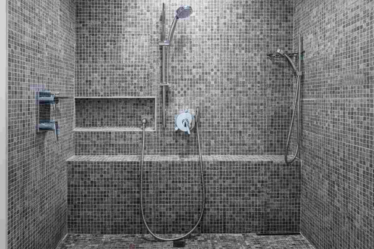 manutenzione piastrelle bagno