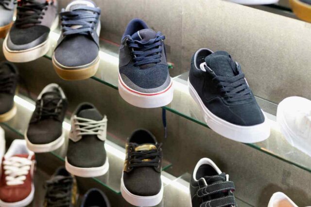 storia maestra scarpe nuove bambino